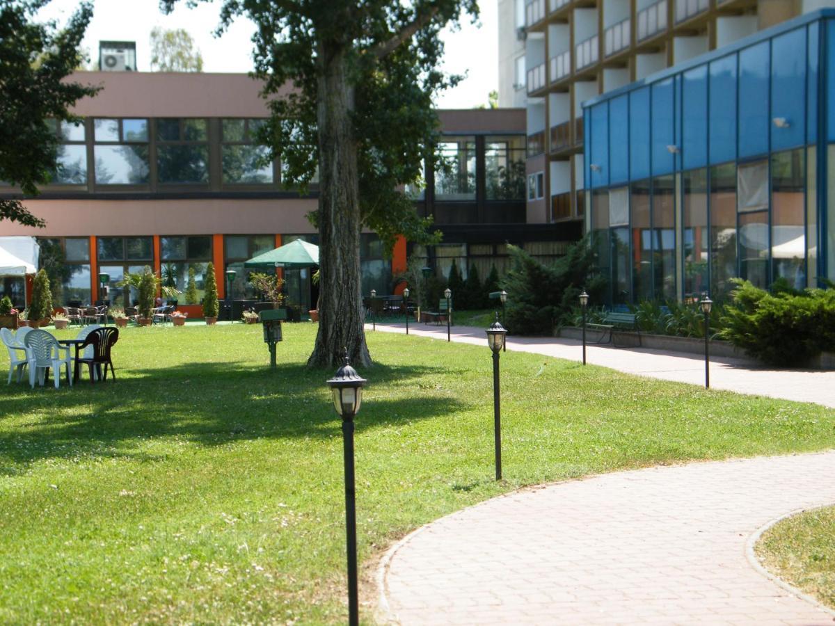 Hotel Magistern Konferencia és WellnessHotel Siófok Exterior foto